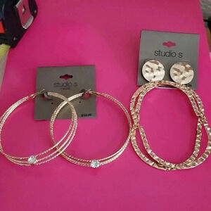 SUPER CUTE!!New huge earrings Selling lot of 2